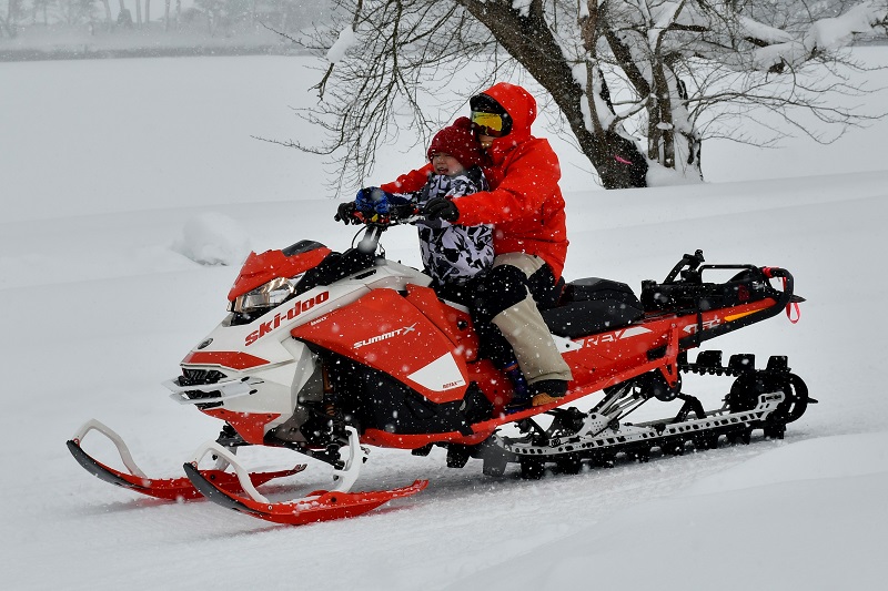 スノーモビル乗車体験